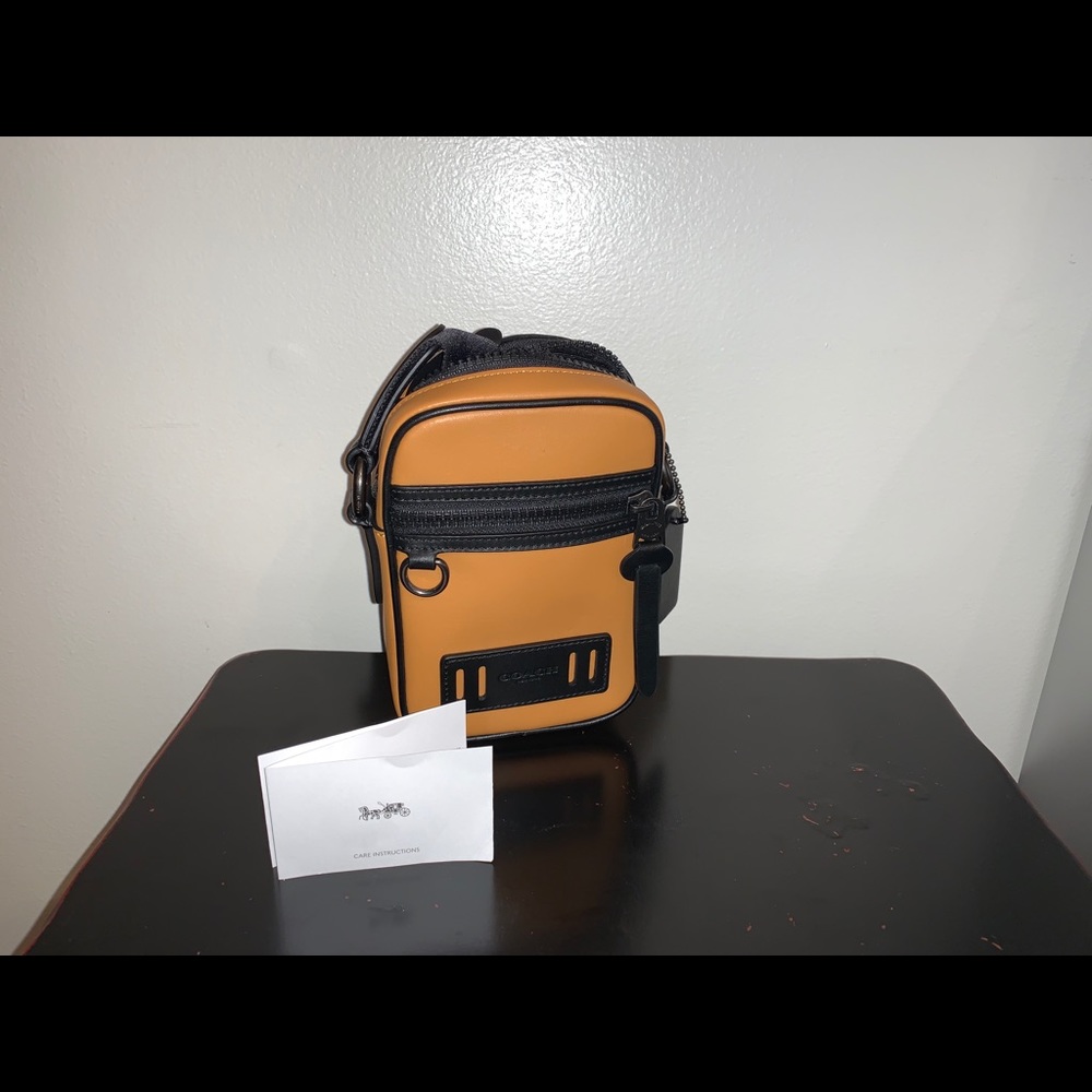 AUTHENTIC COACH TERRAIN CROSSBODY